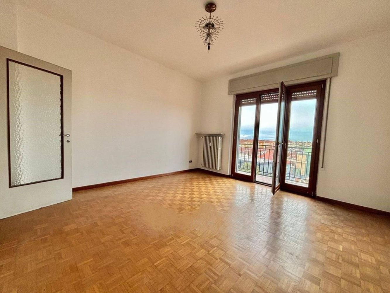 Apartamento de 3 dormitorios en Vigevano, Italy No. 389366