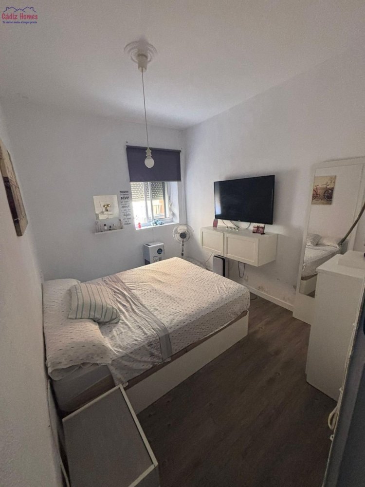 Apartamento de 3 dormitorios en Cádiz, Spain No. 135835