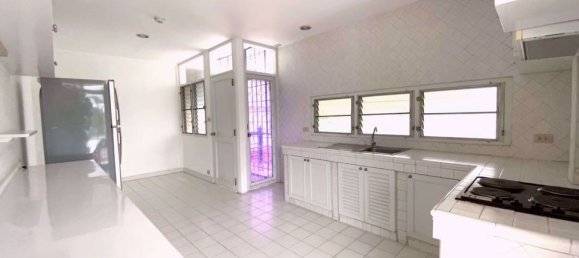 Condominio de 4 dormitorios en Watthana, Thailand No. 9529 5