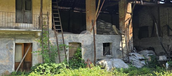 5-Zimmer Haus in San Benigno Canavese, Italy, Nr. 111163 18