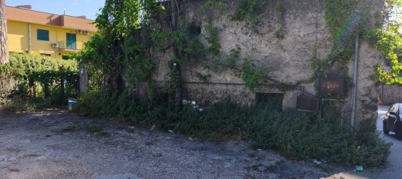 6 bedrooms House in Cercola, Italy No. 327746 2