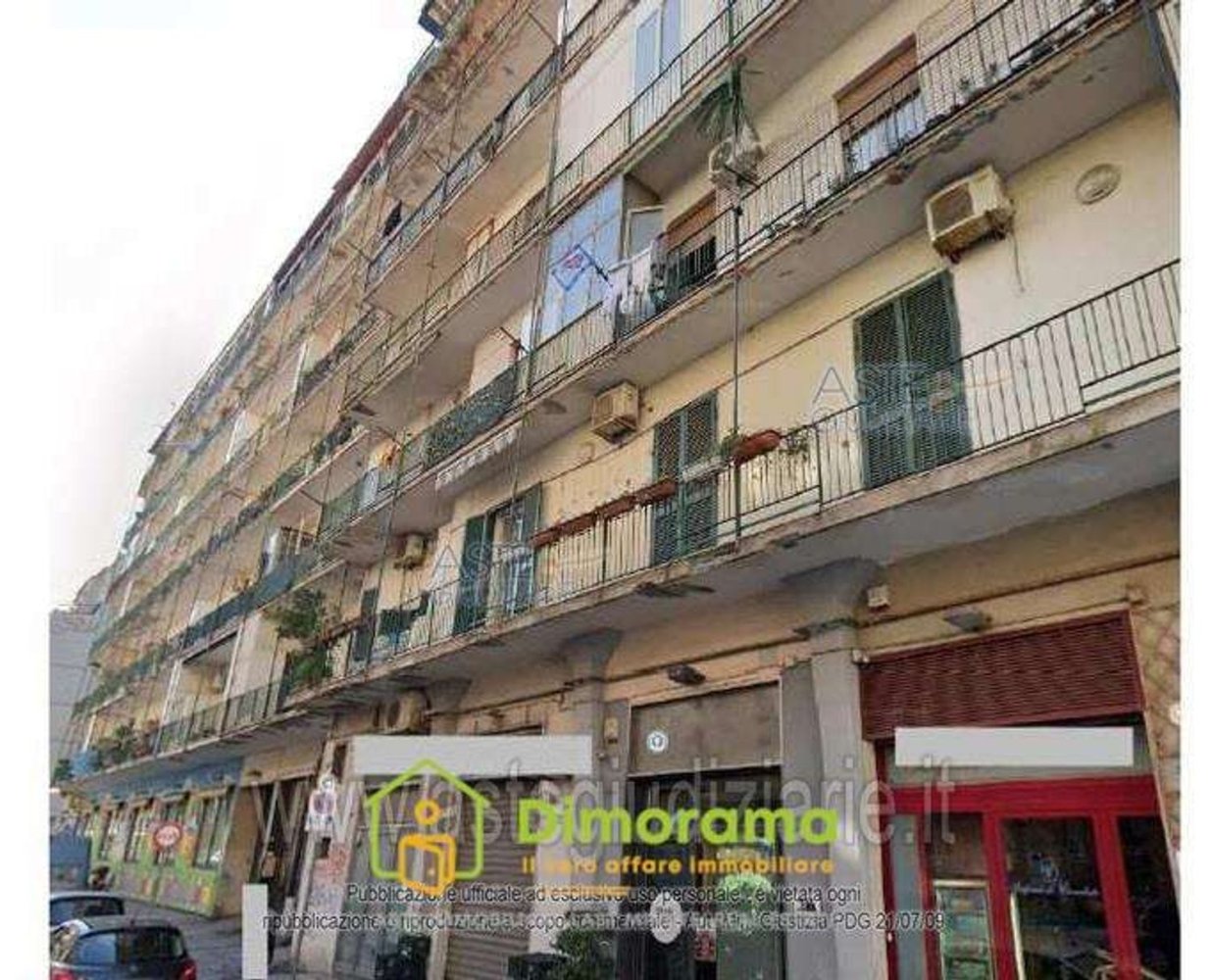 25 rooms Apartment in Naples, Italy No. 10939