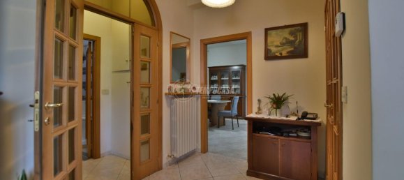 Casa de 5 divisões em Tolentino, Italy N.º 168158 6