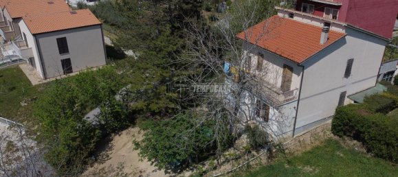 Casa de 5 divisões em Tolentino, Italy N.º 168158 30