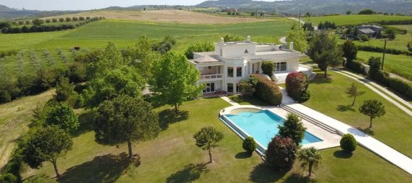 6 bedrooms Villa in Thermi, Greece No. 7413 2