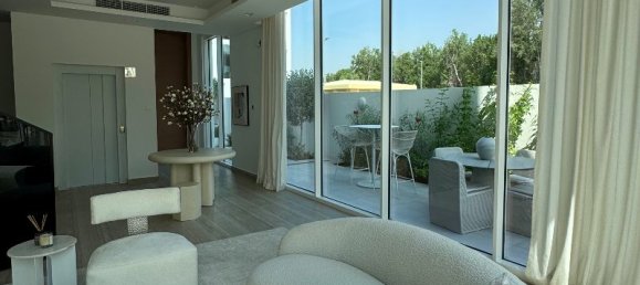 4 dormitorios villa en venta en Dubai, UAE № 123090 3