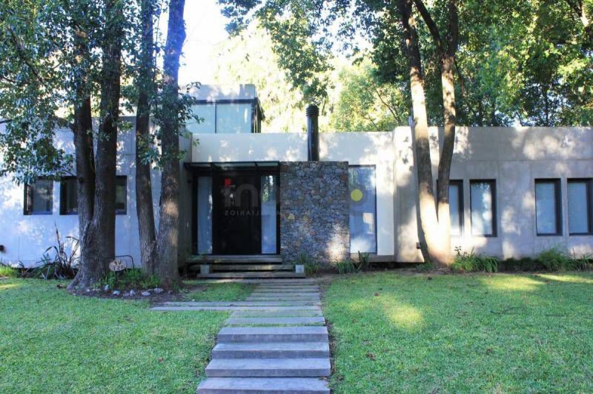 4 غرف نوم منزل في Berazategui, Argentina رقم 20575