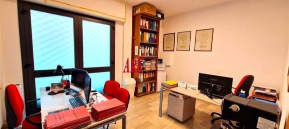 3غرفة مكتب في Florence, Italy رقم 271630 3