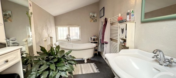 Casa de 2 dormitorios en Sainte-Savine, France No. 160185 5