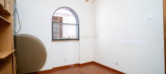 Edificio de 22 dormitorios en Amadora, Portugal No. 115910 19