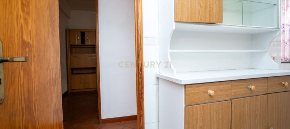 Edificio de 22 dormitorios en Amadora, Portugal No. 115910 11