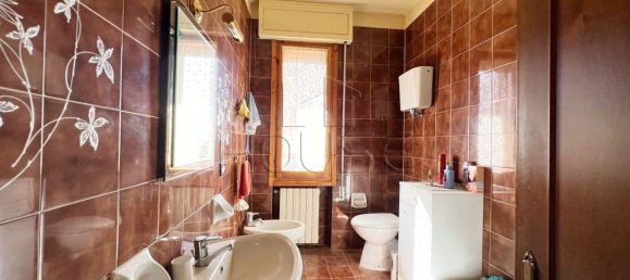 5 rooms Apartment in Sansepolcro, Italy No. 44972 3