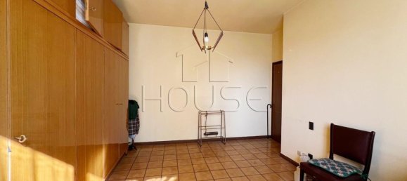 5 rooms Apartment in Sansepolcro, Italy No. 44972 7