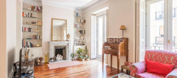 Apartamento de 2 dormitorios en Madrid, Spain No. 162881 2
