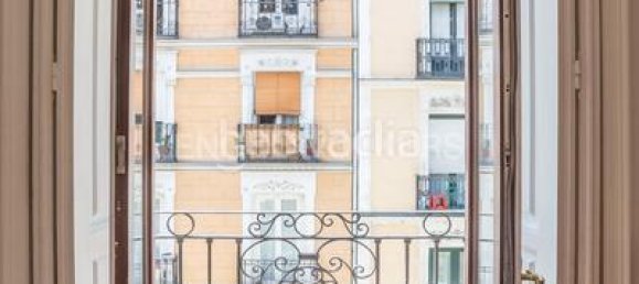 Apartamento de 2 dormitorios en Madrid, Spain No. 162881 3
