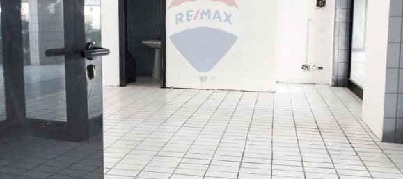 Propiedad comercial de 2 habitaciónes en Bari, Italy No. 54918 4