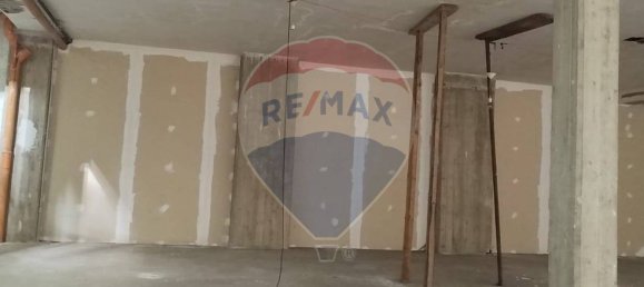 Propiedad comercial de 2 habitaciónes en Bari, Italy No. 54918 11