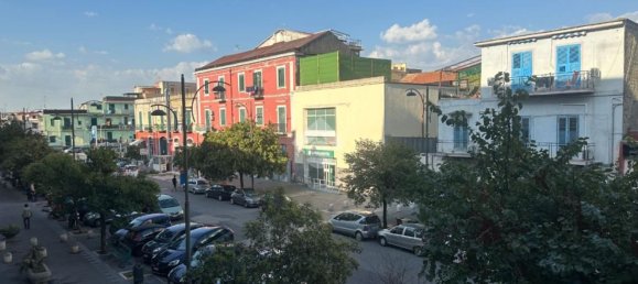 5 rooms Apartment in Naples, Italy No. 66342 9