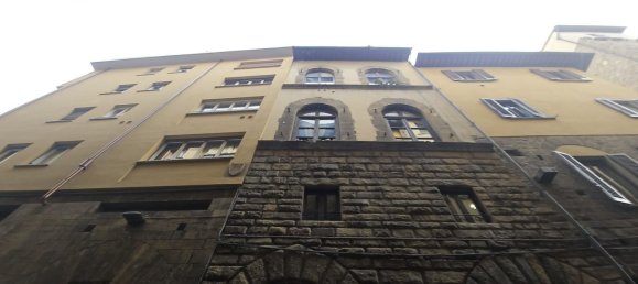 Studio in Florence, Italy No. 105382 5