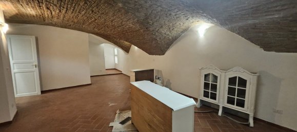 Studio in Florence, Italy No. 105382 16
