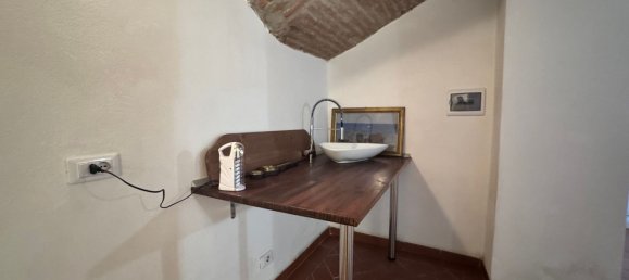 Studio in Florence, Italy No. 105382 33