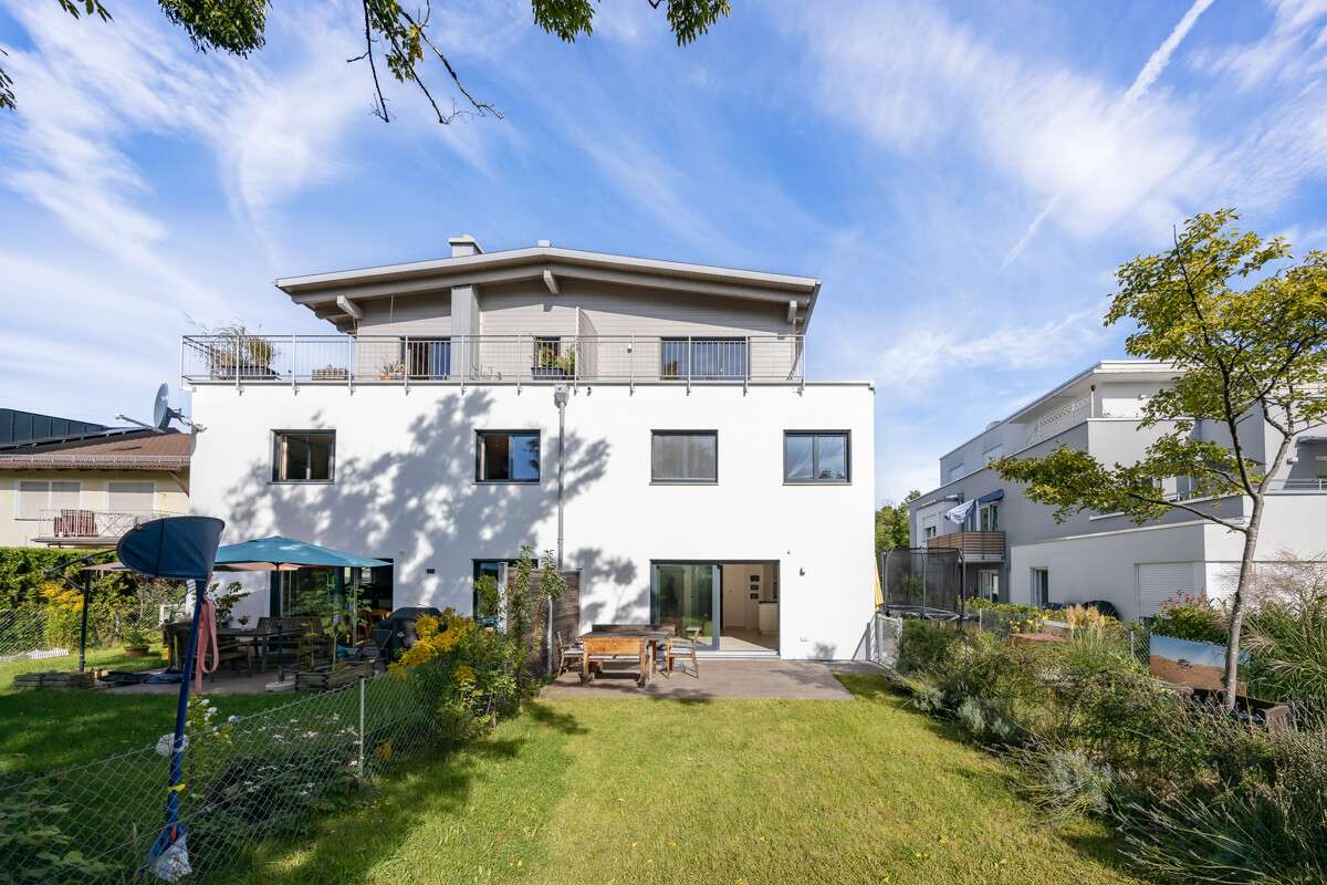 3 Schlafzimmer Doppelhaus in München, Germany, Nr. 364232