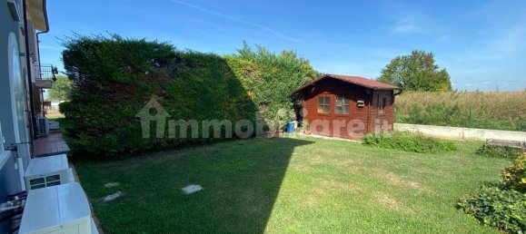3 bedrooms Villa in Porto Mantovano, Italy No. 75167 2