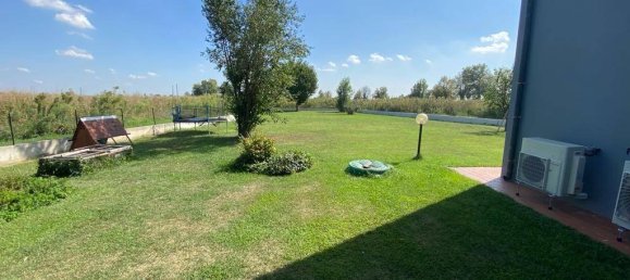 3 bedrooms Villa in Porto Mantovano, Italy No. 75167 3