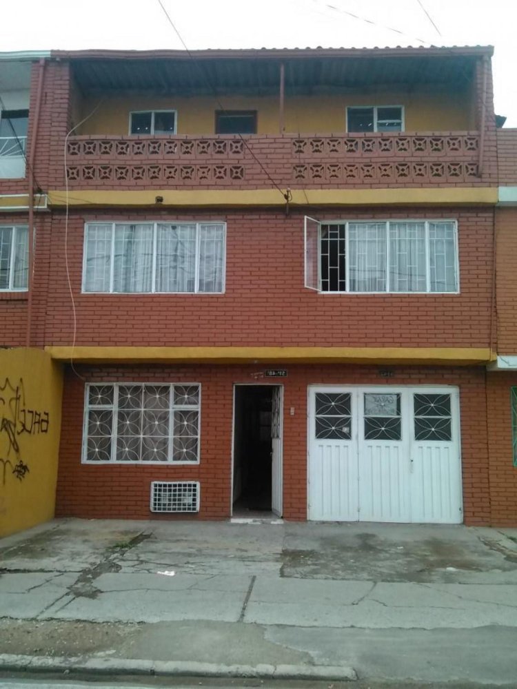 10 bedrooms House in Bogota, Colombia No. 10979