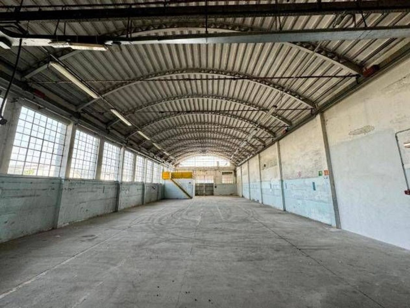 Almacén en Fermo, Italy 750 m² No. 229805