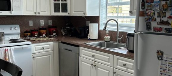 2 Schlafzimmer Gewerbliche Immobilien in Miami, USA, Nr. 614707 12