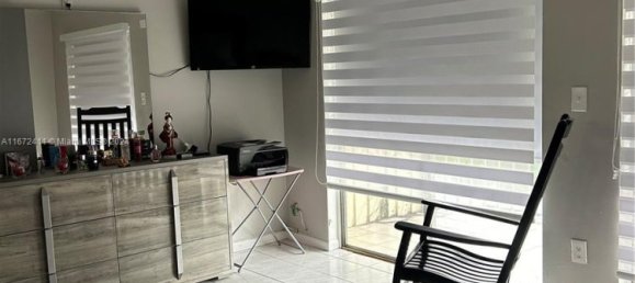 2 Schlafzimmer Gewerbliche Immobilien in Miami, USA, Nr. 614707 7