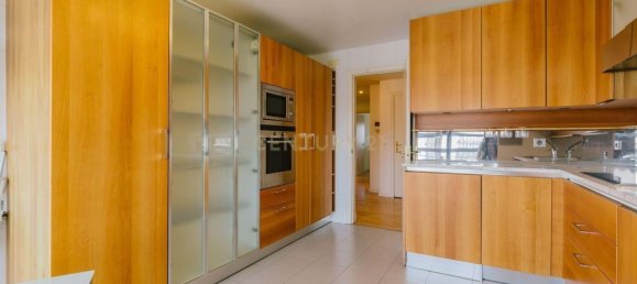 3 bedrooms Apartment in Lisbon, Portugal No. 9731 20