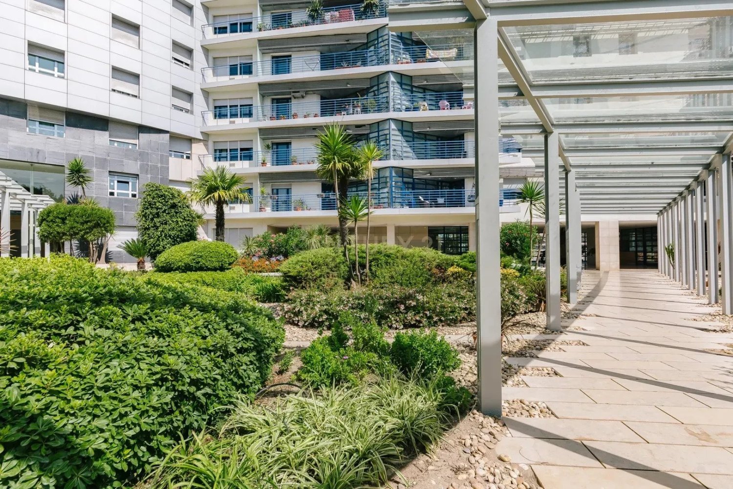 3 bedrooms Apartment in Lisbon, Portugal No. 9731