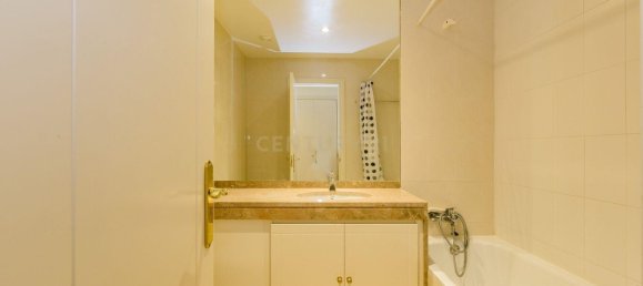 3 bedrooms Apartment in Lisbon, Portugal No. 9731 49