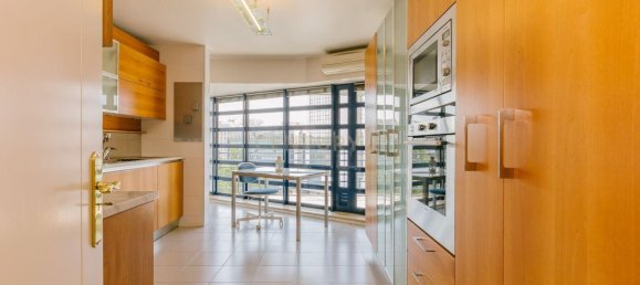 3 bedrooms Apartment in Lisbon, Portugal No. 9731 18