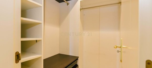 3 bedrooms Apartment in Lisbon, Portugal No. 9731 42