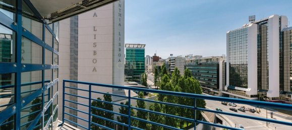 3 bedrooms Apartment in Lisbon, Portugal No. 9731 26