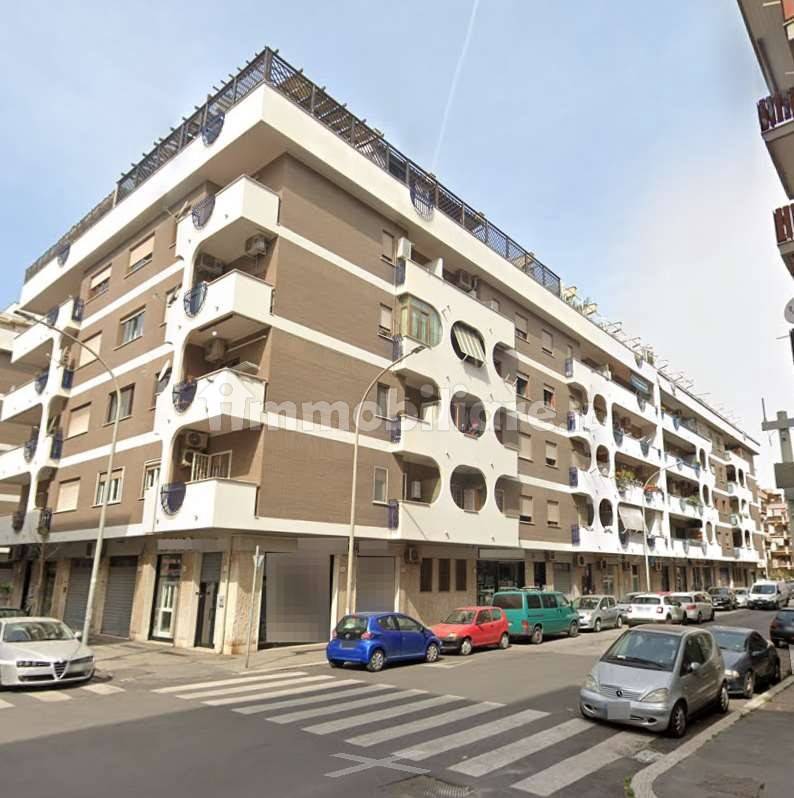 3 bedrooms Apartment in Rome, Italy No. 349056