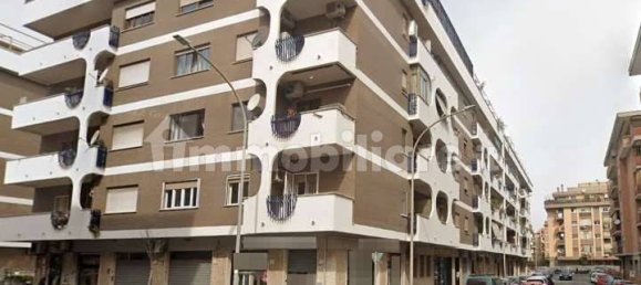 3 bedrooms Apartment in Rome, Italy No. 349056 5