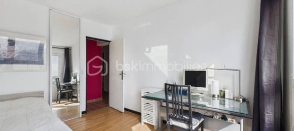 2 bedrooms Apartment in Paris, France No. 282419 4