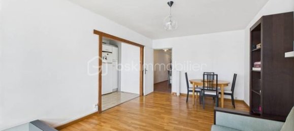 2 bedrooms Apartment in Paris, France No. 282419 2