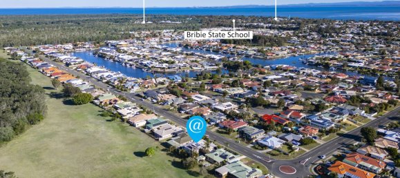 5 bedrooms House in Bongaree, Australia No. 389 8