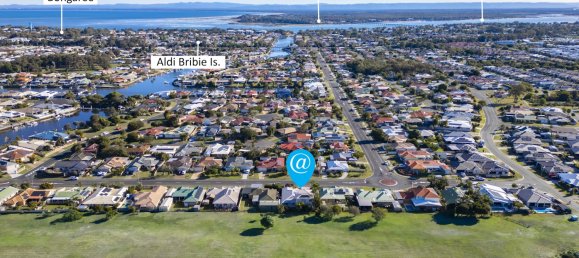 5 bedrooms House in Bongaree, Australia No. 389 3