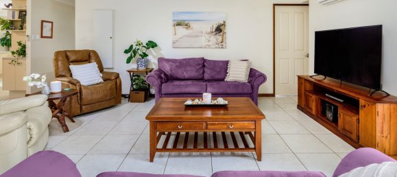 5 bedrooms House in Bongaree, Australia No. 389 10