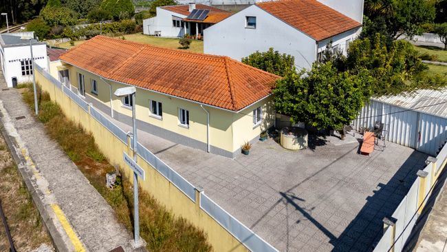 3 bedrooms House in Paramos, Portugal No. 314354