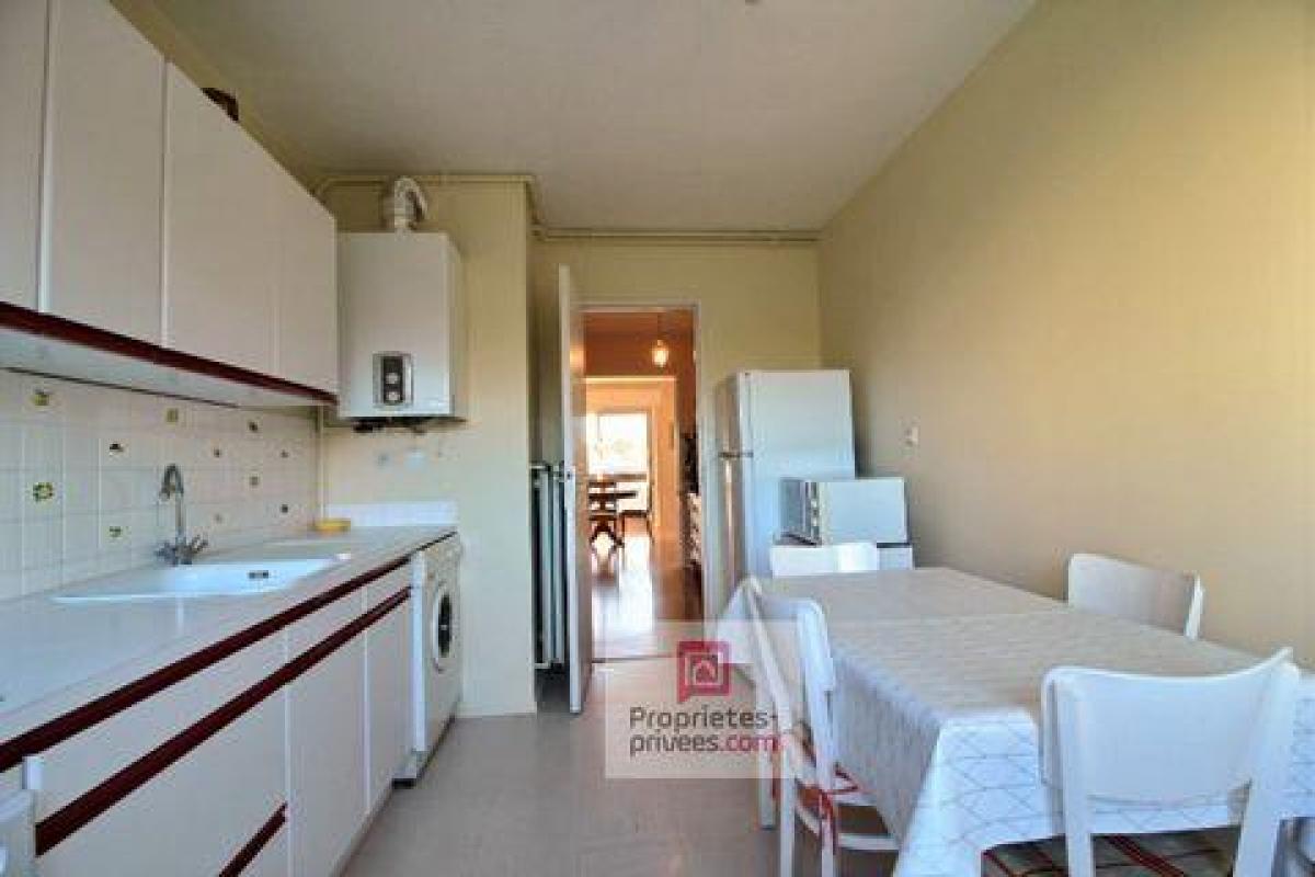 2 bedrooms Condo in Talence, France No. 14418