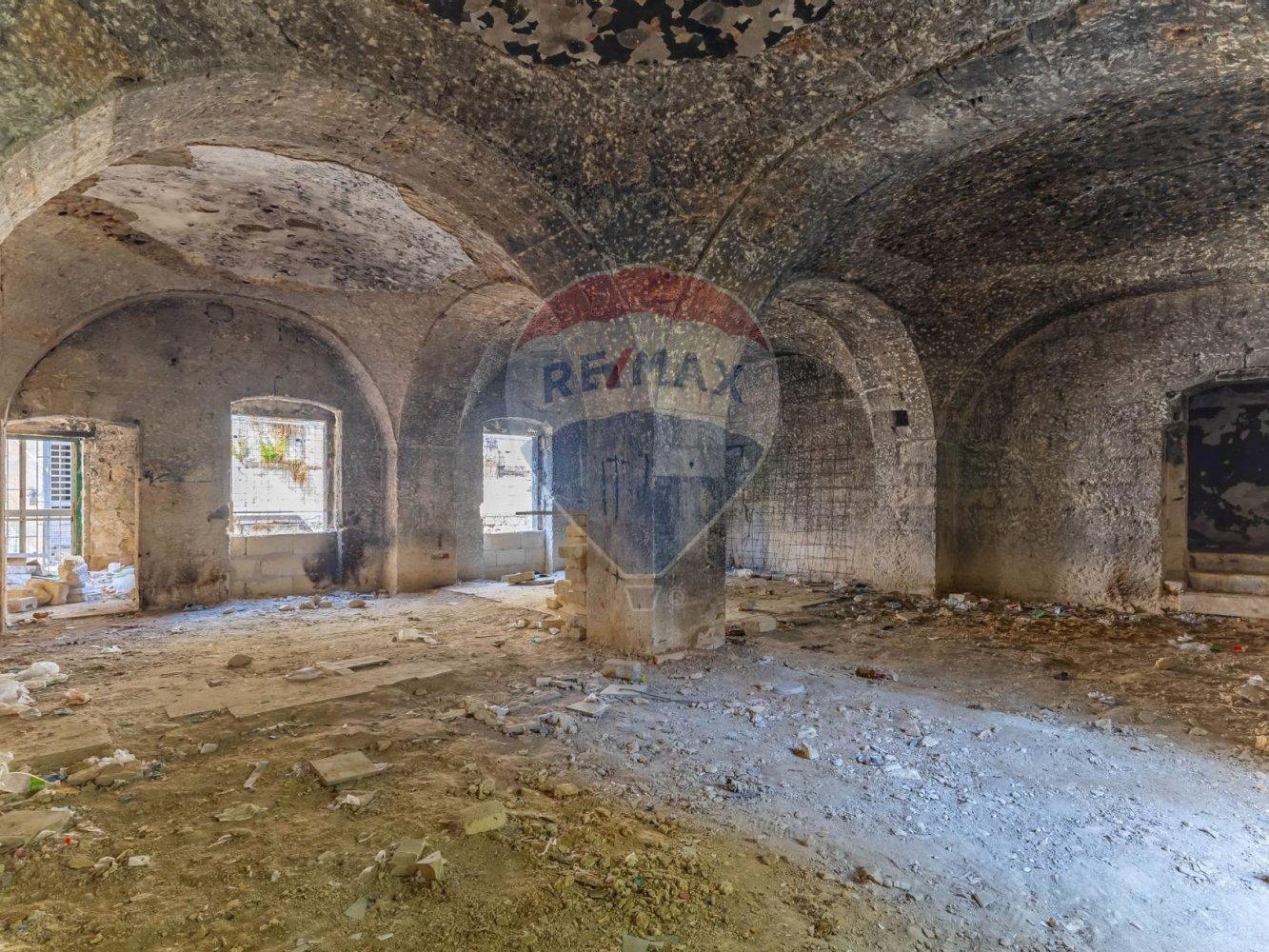 8 rooms House in Noicattaro, Italy No. 346063