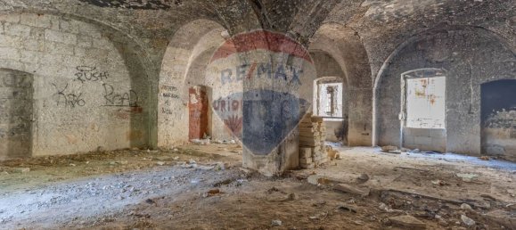 8 rooms House in Noicattaro, Italy No. 346063 4