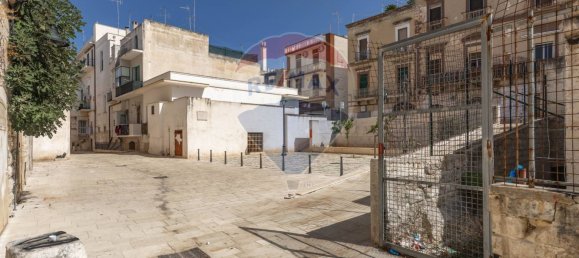 8 rooms House in Noicattaro, Italy No. 346063 19